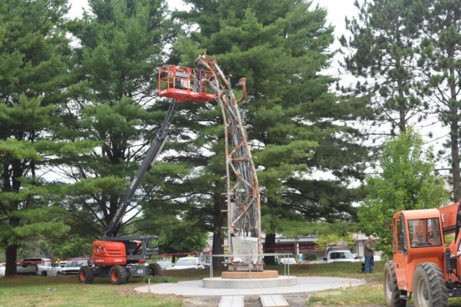 9/11 Memorial Sculpture